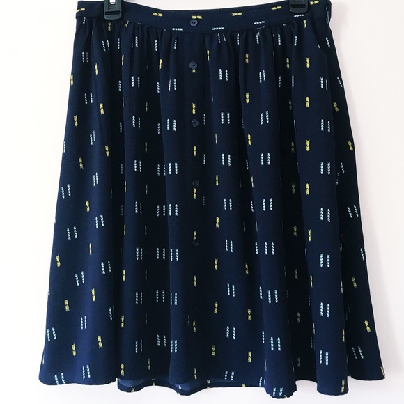 LOFT Dresses & Skirts - Loft Navy A-line Arrow Print Faux Button Skirt 6